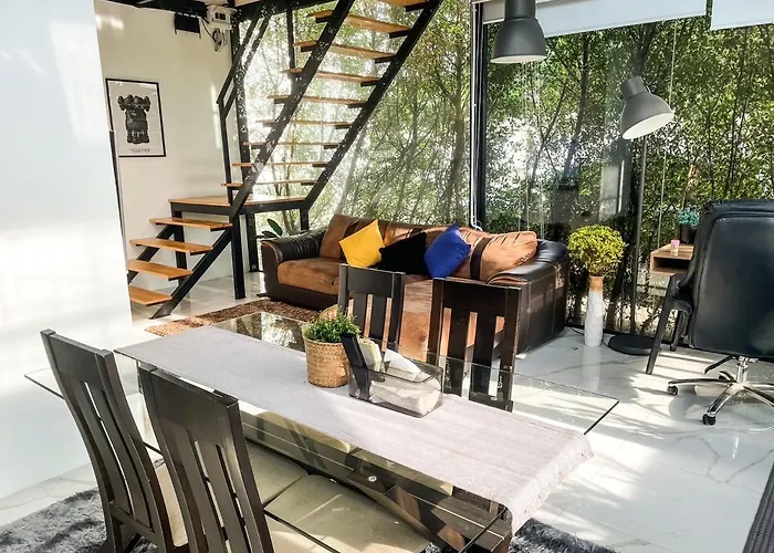 Peaceful & Contemporary Duplex Escape